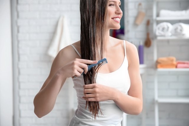 How to straighten your hair at home: techniques (and essential care)