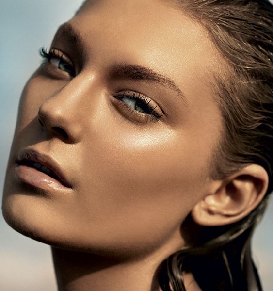 See how to do makeup with a tan effect