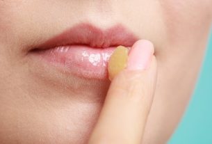 What to do to treat chapped and dry lips