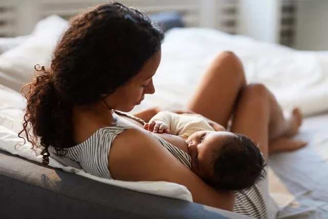 Wie sollte ein Baby mit Laktoseintoleranz ernährt werden?