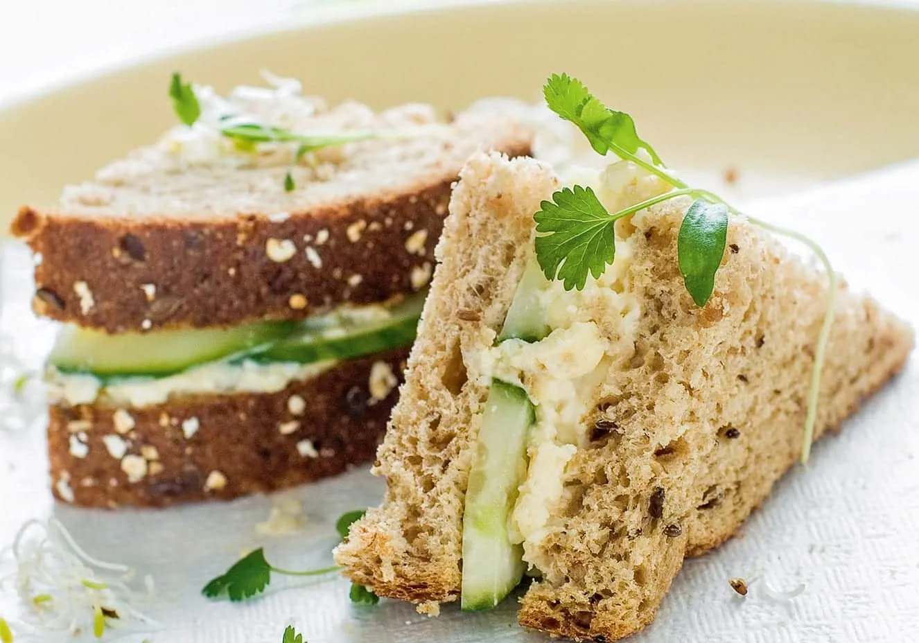 Understand the benefits of natural sandwiches and learn how to make them at home