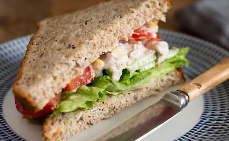 Understand the benefits of natural sandwiches and learn how to make them at home