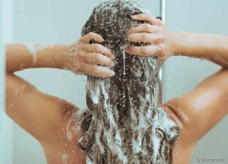 Cómo darle gran hidratación a tu cabello con aguacate