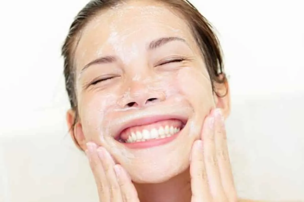 Face with pimples - the best treatments and tips