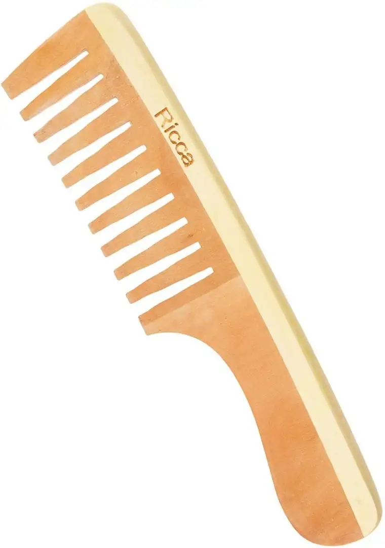 Wooden comb - what is it, why to use it and which are the best