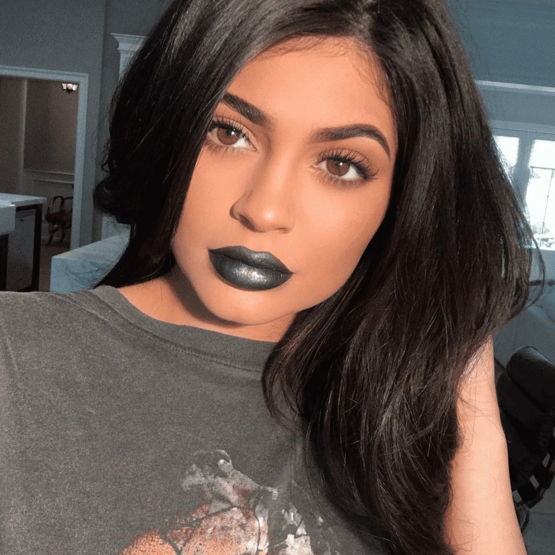 Dark lipstick - how to use, where to use and best application tips