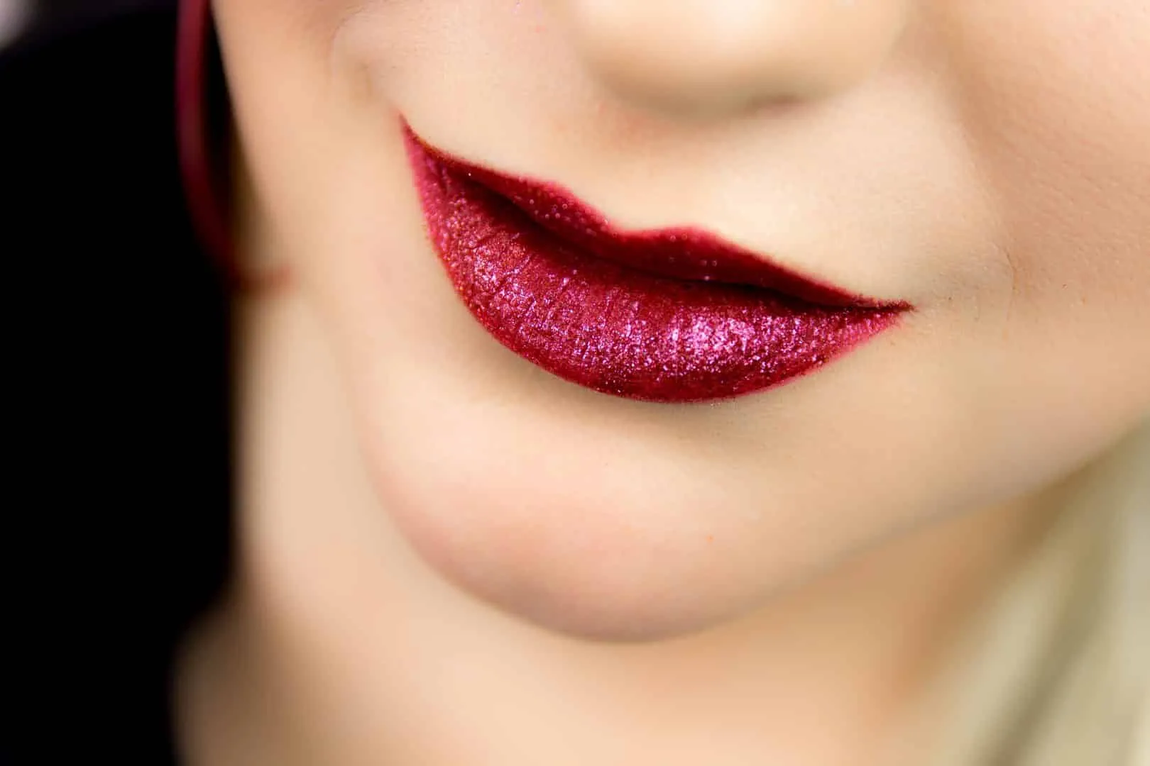 Dark lipstick - how to use, where to use and best application tips