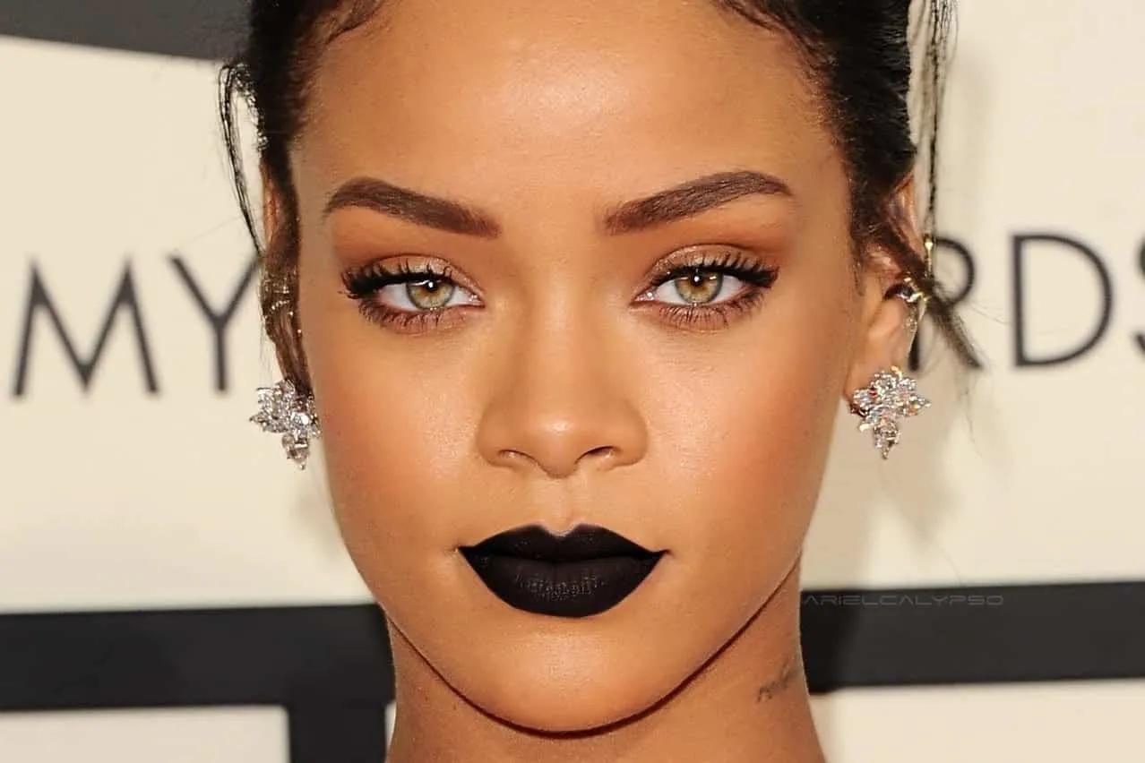 Dark lipstick - how to use, where to use and best application tips