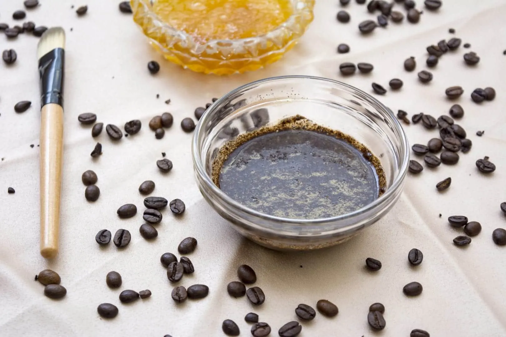 Coffee scrub - benefits, how to make it and recipes