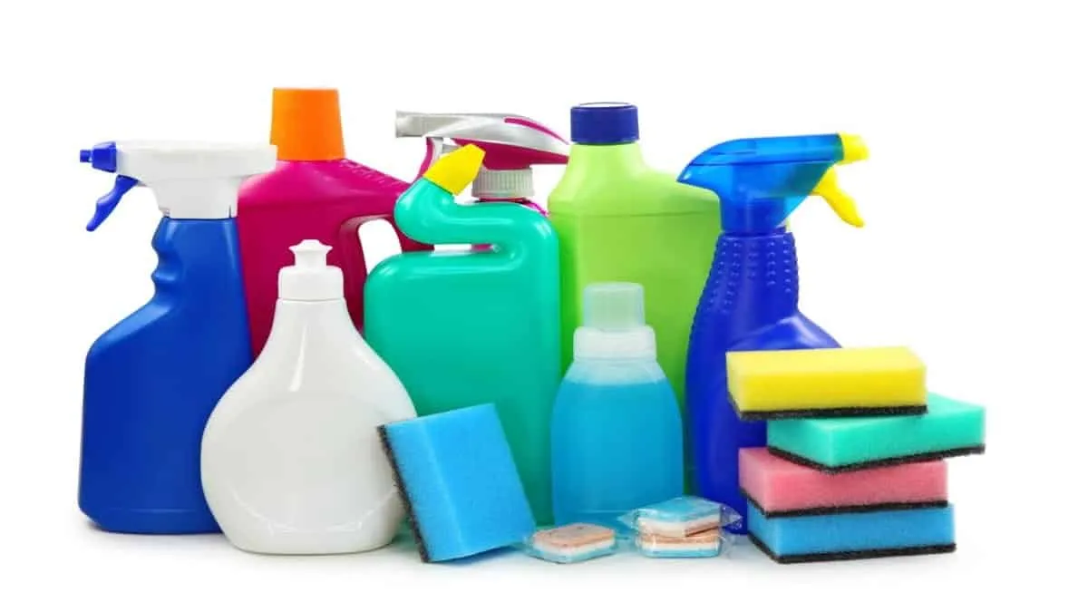 Consigli su come utilizzare il solvente durante la pulizia della casa