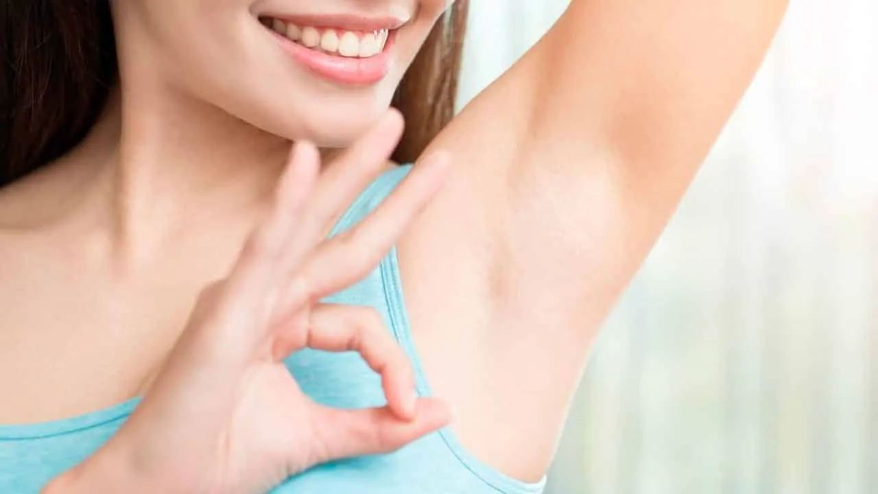 Dark armpits - what causes stains and how to lighten them