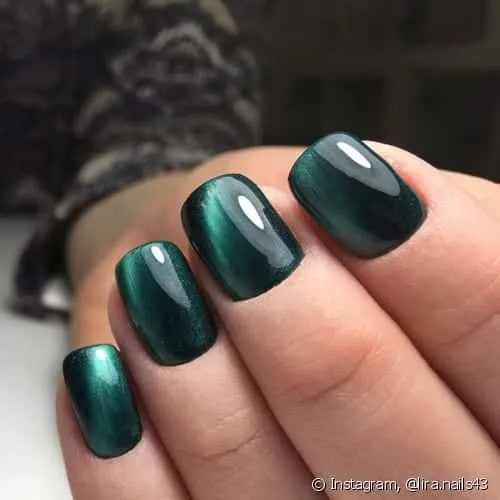 Green nail polish - How to use and innovate this week + Inspiration photos