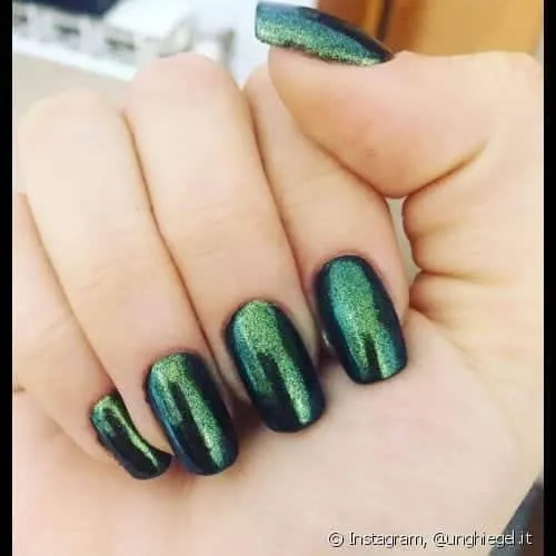 Green nail polish - How to use and innovate this week + Inspiration photos