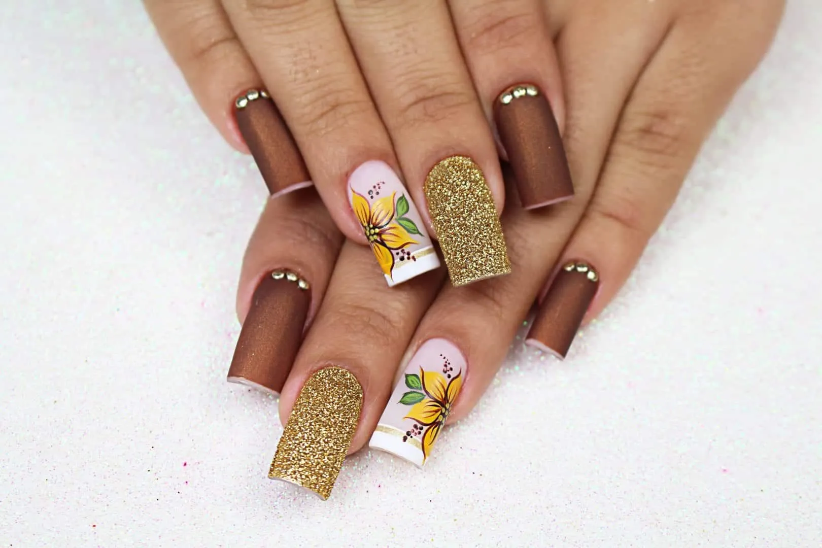 Do you know what nail art is?  find out everything about the new trend