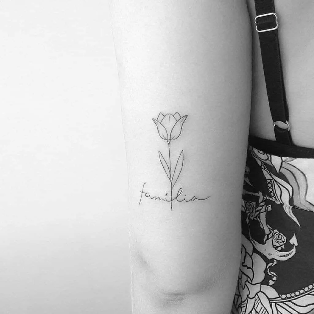 Più di 80 consigli per tatuaggi floreali a cui ispirarti