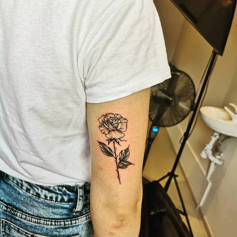 + 80 foto di tatuaggi con rose per farti ispirare