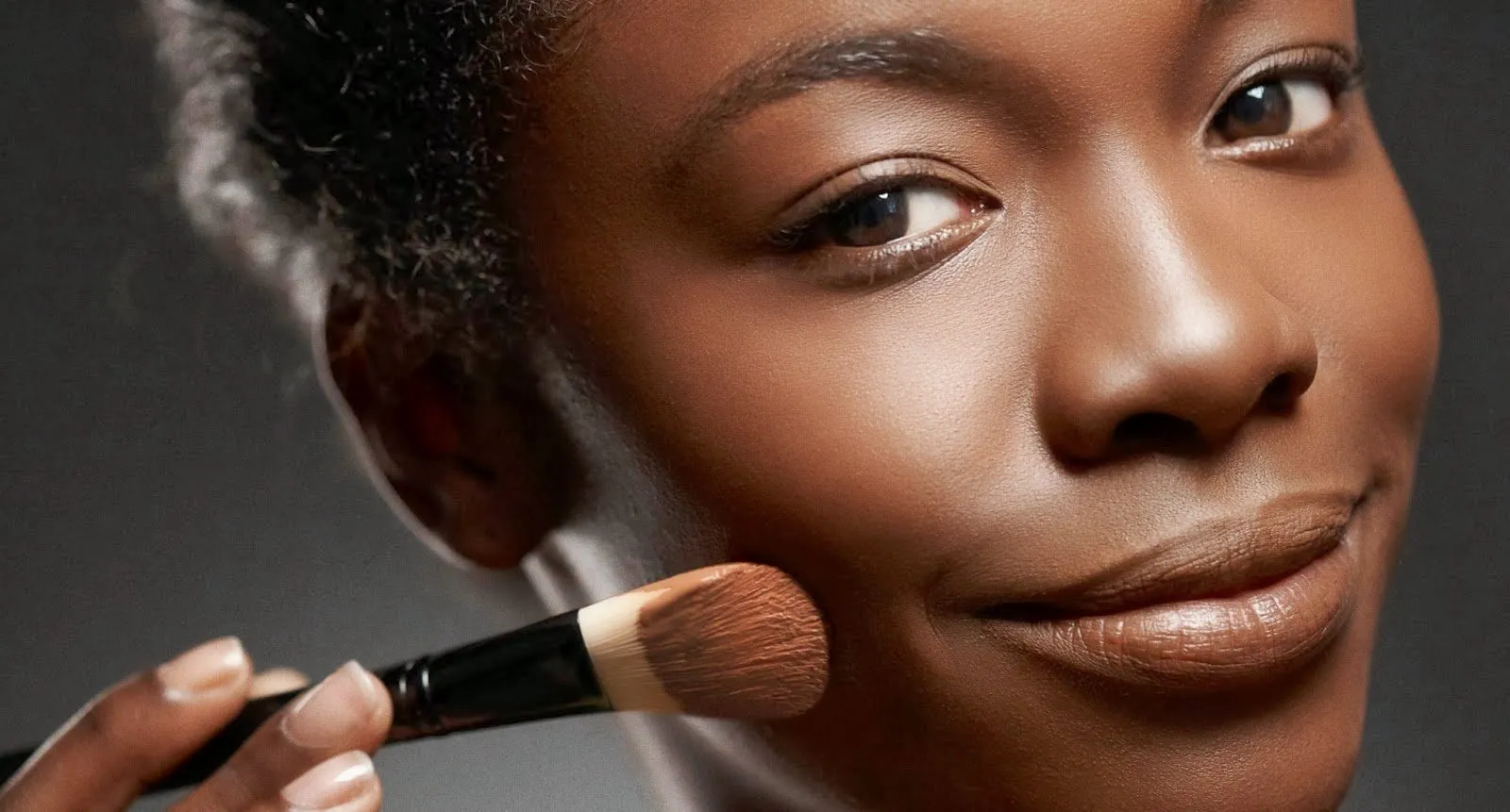 How to apply foundation to your face – Tips and tricks to make the perfect application