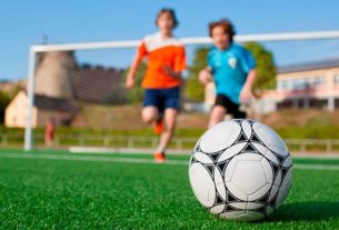 Discover the main benefits and harms of football