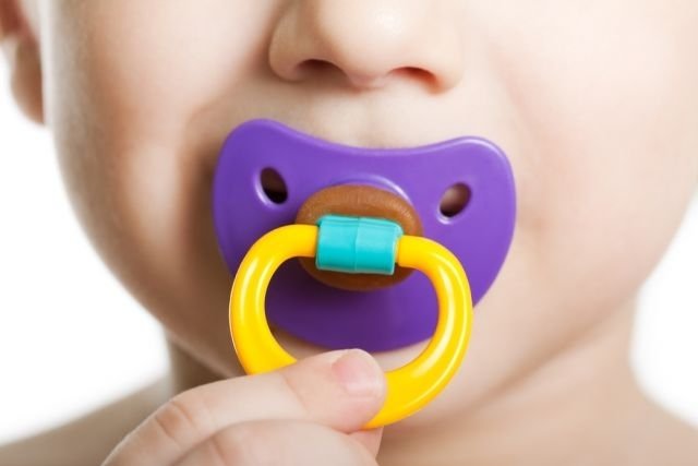 Effective ways for your child to give up their pacifier