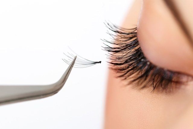 Eyelash extension: what it is, how it is done and care