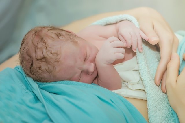 Normal birth or cesarean section: differences and how to choose