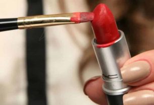 Learn how to hide dark circles with red lipstick