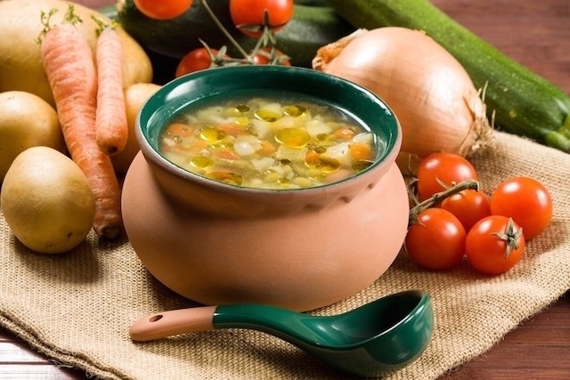 Soup diet: how to do it (with 3-day menu)