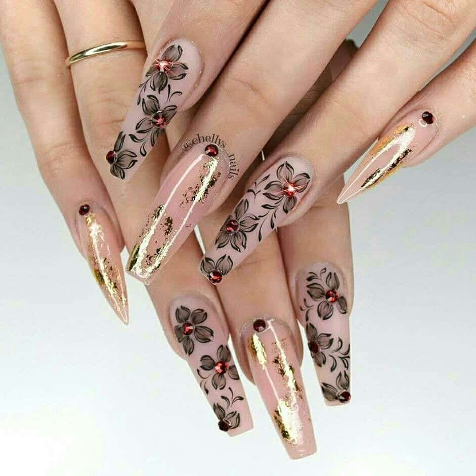 Ballerina nails, discover the new trend that has been making women's hands