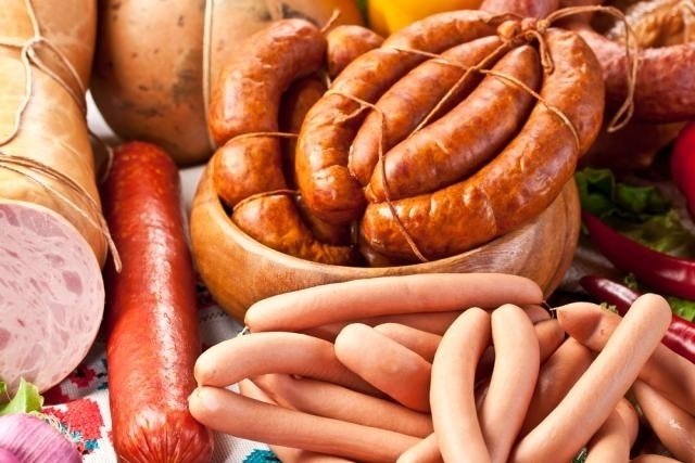 Eating sausages increases cholesterol and cancer risk