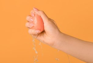 How to Wash Makeup Sponges: Step-by-Step Guide!