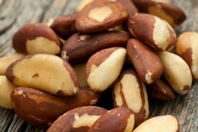 Brazil nuts regulate metabolism and lose weight