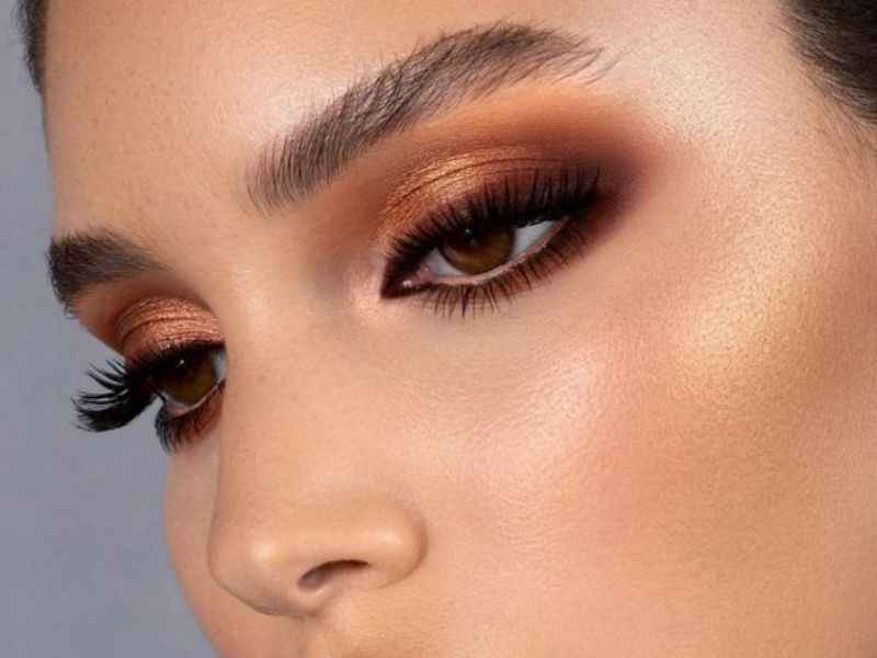 Copper or bronze brown eye makeup