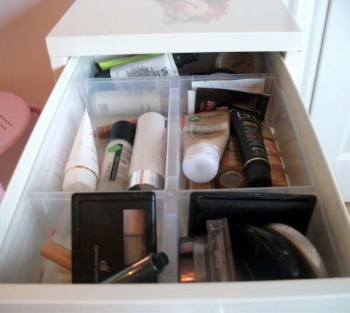 organize makeup