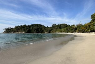 Manuel_Antonio_Beach