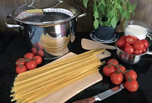 Fetuccine con Fonduta de Queso y Tomates Asados