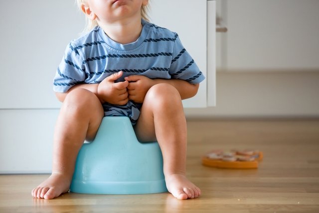 How to teach your baby to pee in the toilet