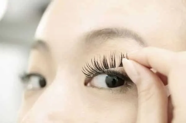 False eyelashes: find out the types and how to use them!