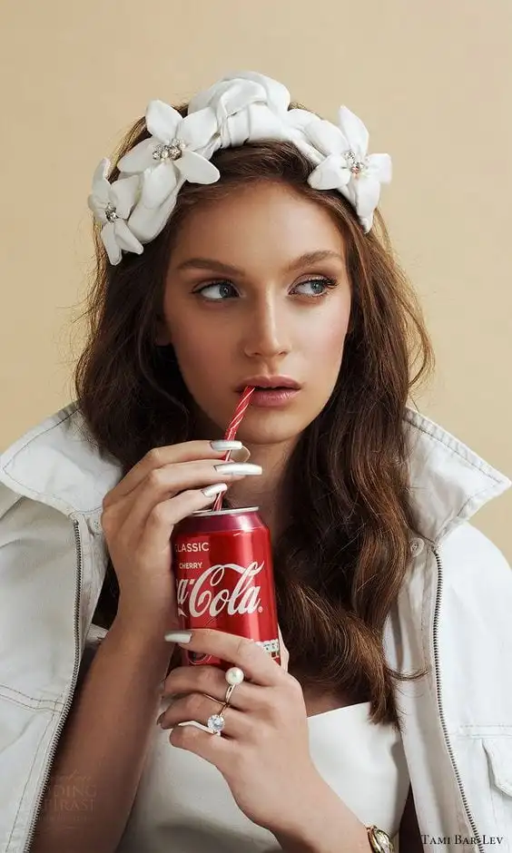 Tiara - 13 photos of the fashion trend that is coming back