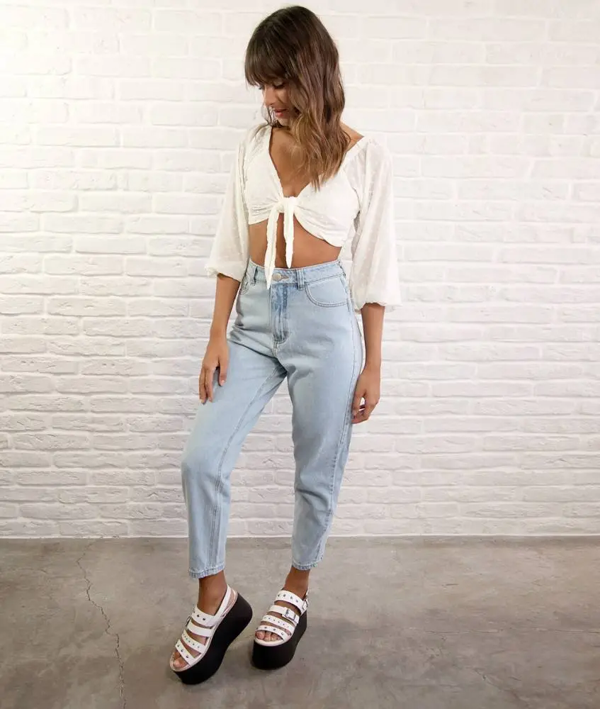 Mom jeans, how to wear lime and outfit combinations