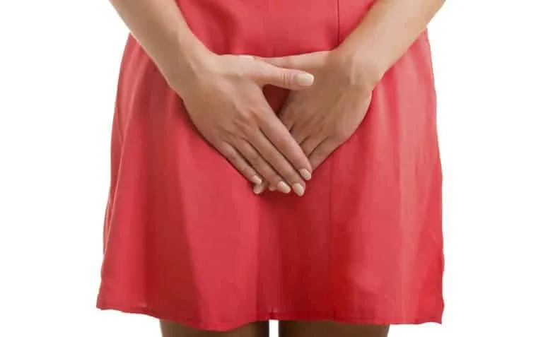 What are the symptoms and causes of a urinary tract infection?