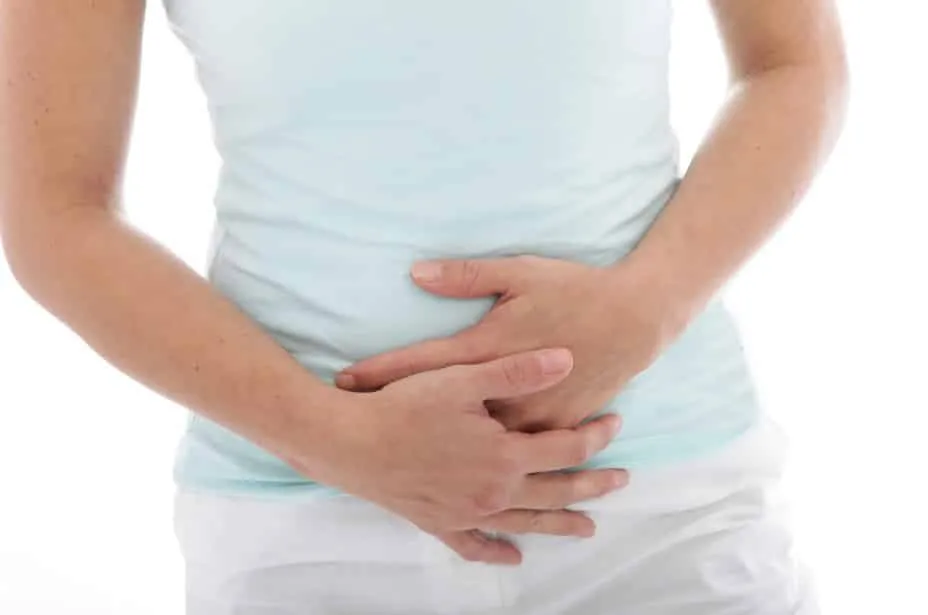 What are the symptoms and causes of a urinary tract infection?