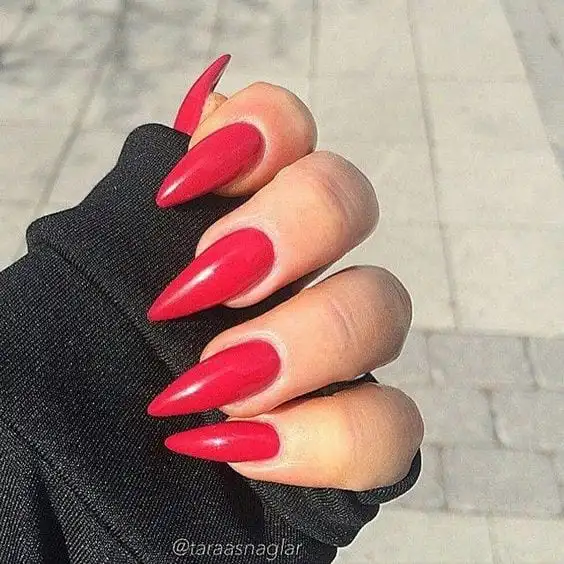 Stiletto nails - what it is, how to do it, care for it and inspirations