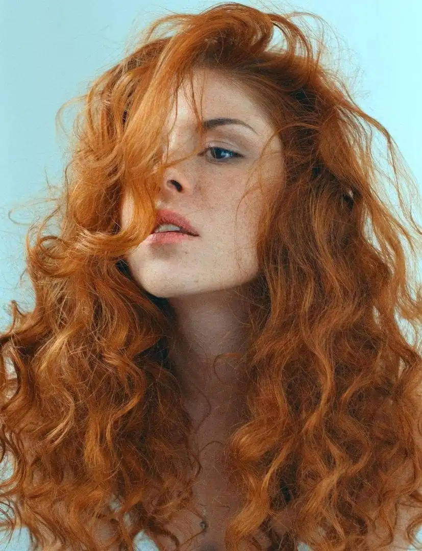 Red hair - discover the diversity of tones and the challenges of maintaining the color