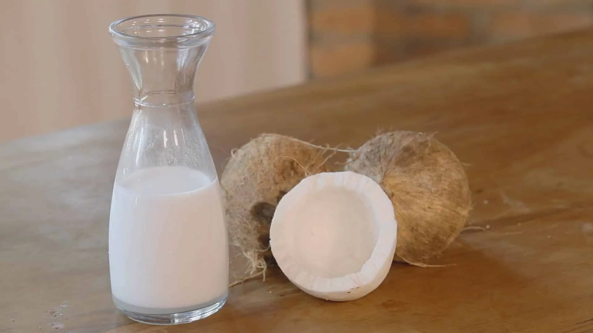 Everything about coconut milk – Benefits, nutrients, questions and recipes