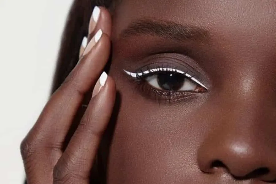 White Eyeliner - learn how to use this new trend