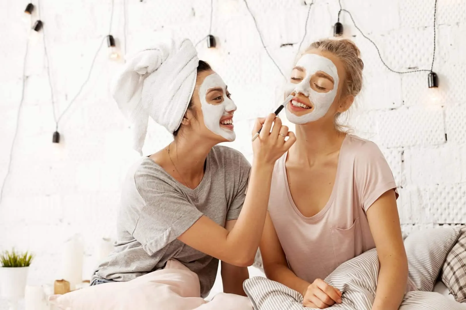 How to take care of your skin at night - learn how to have a good skin care routine