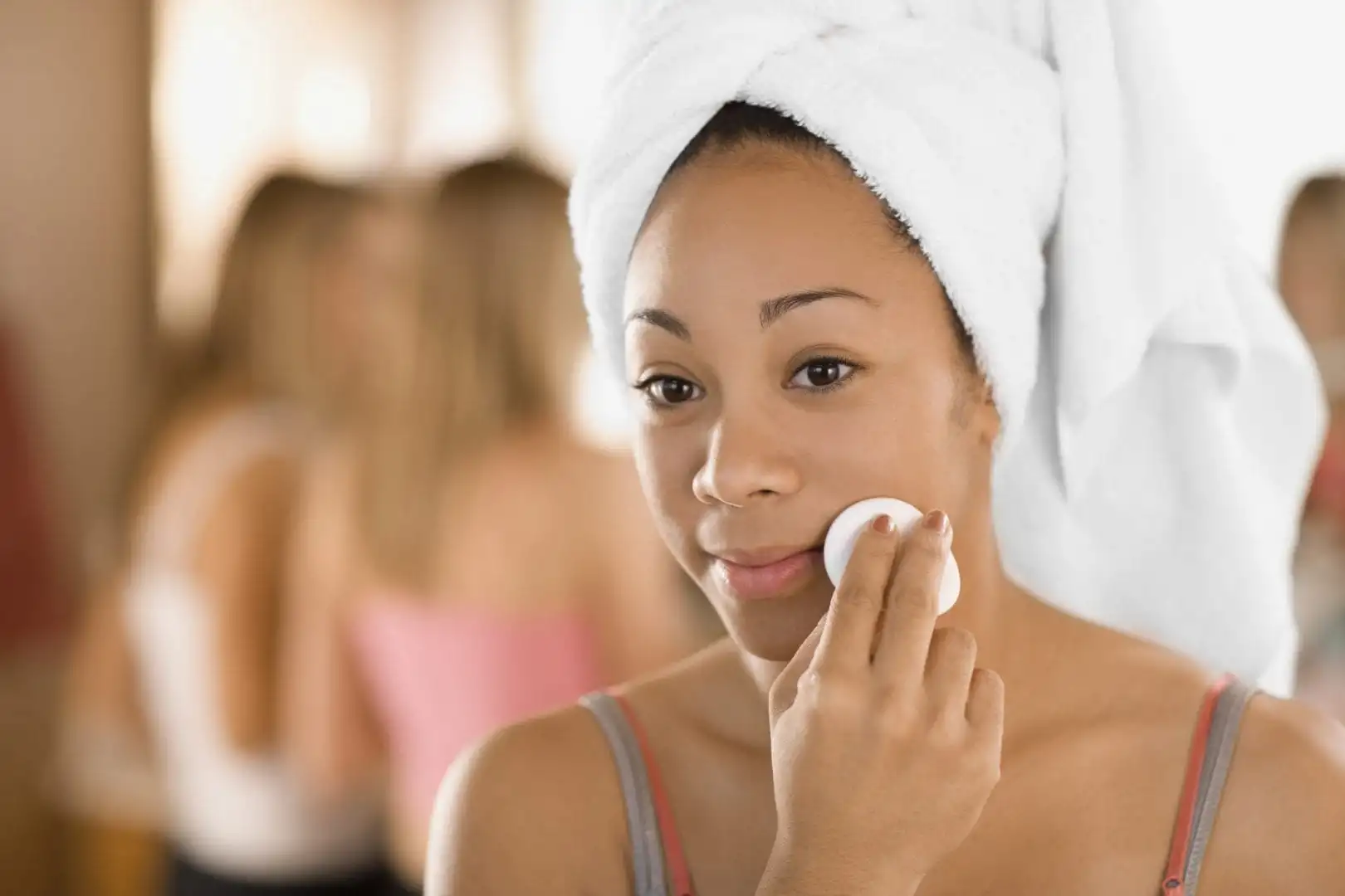 How to take care of your skin at night - learn how to have a good skin care routine