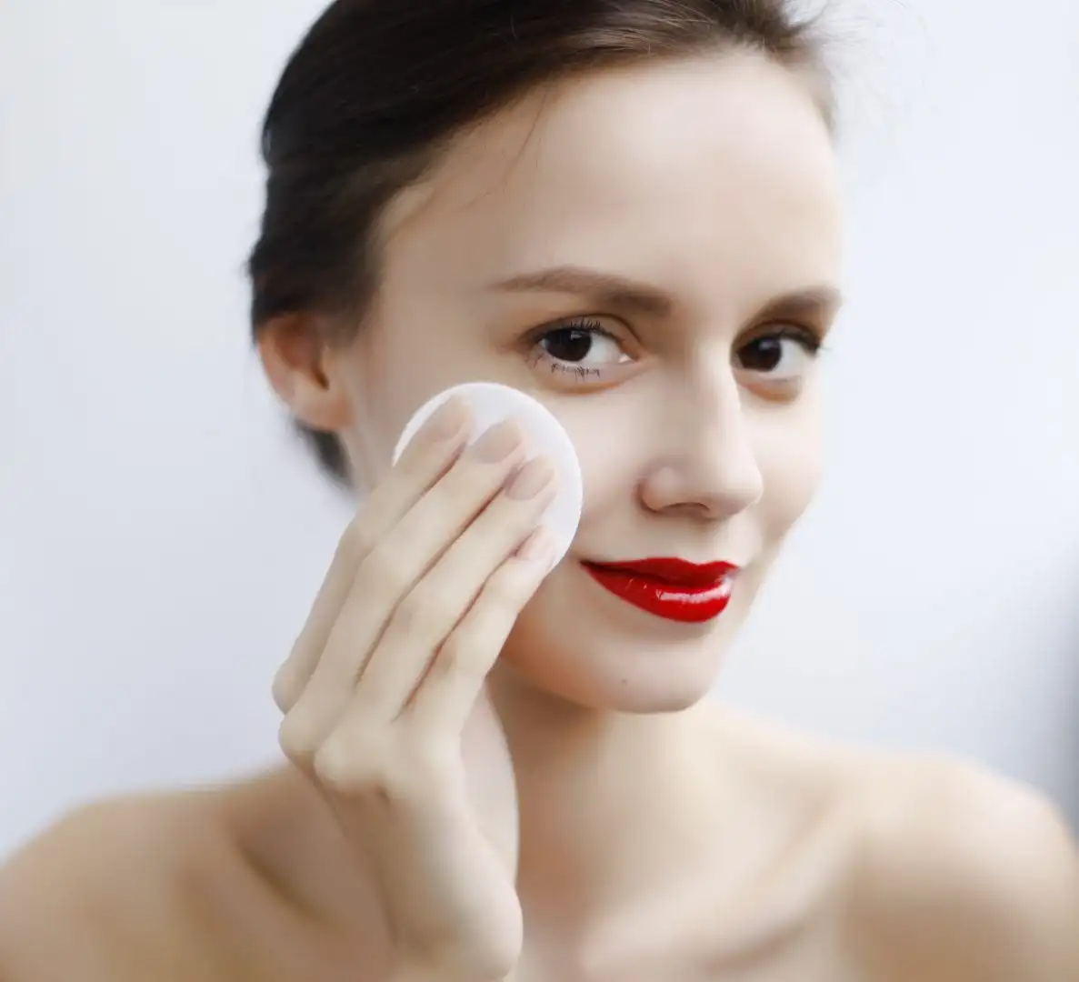 How to take care of your skin at night - learn how to have a good skin care routine