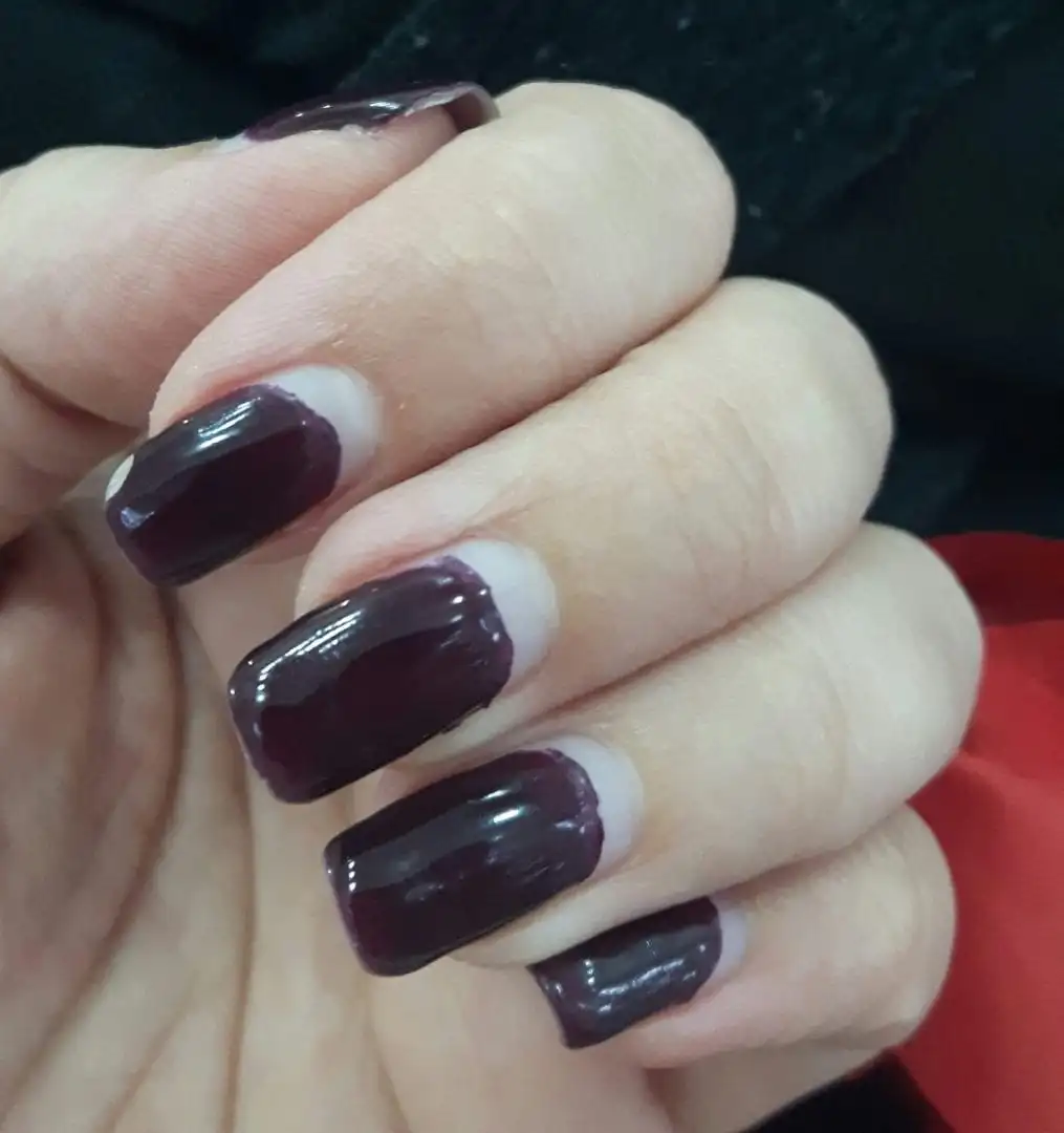 How to remove gel nails without having to leave the house?