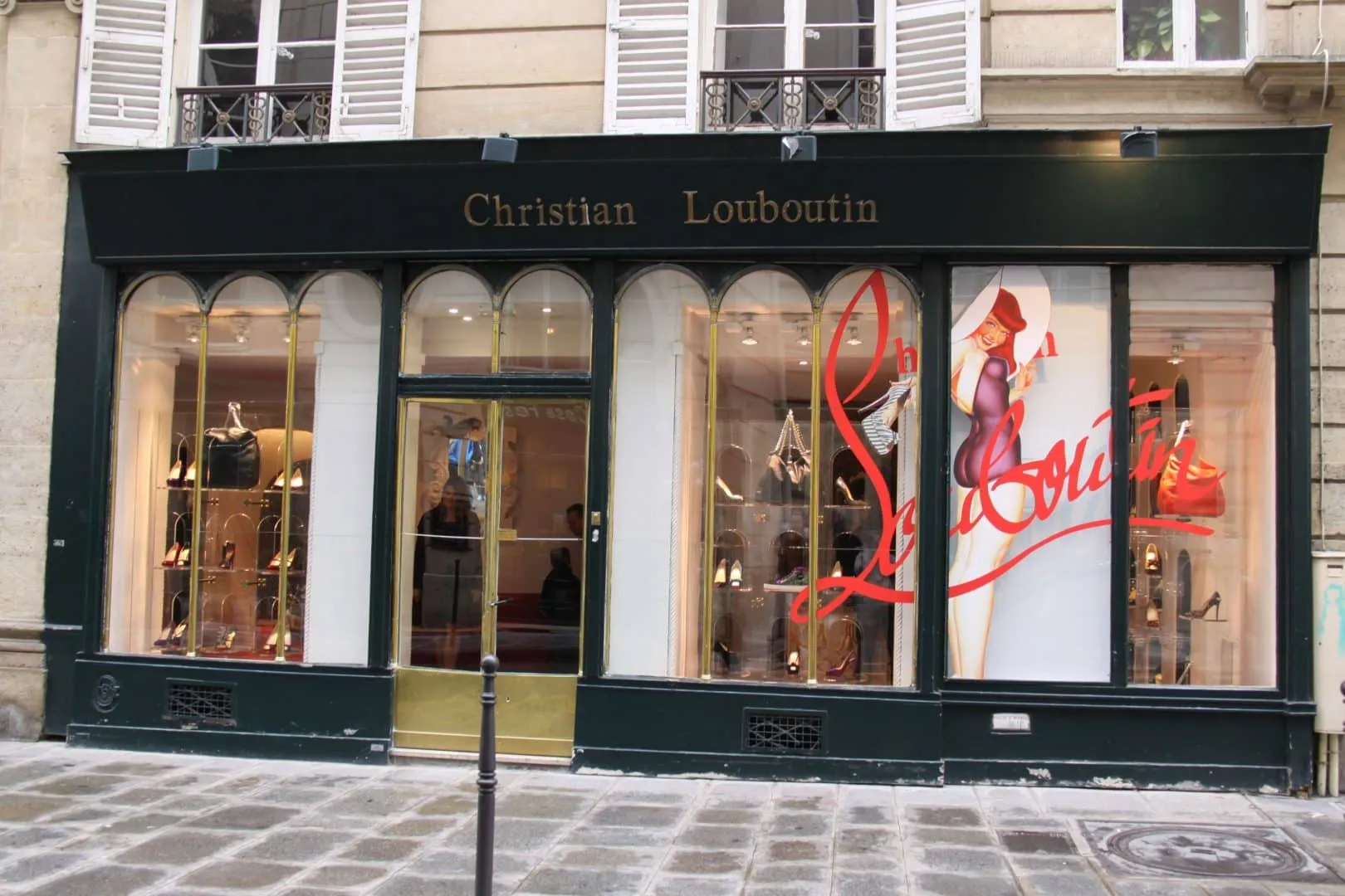 Louboutin - The success story of the red-soled shoe brand